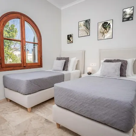 Onirion Homes : Stella's Holiday home *